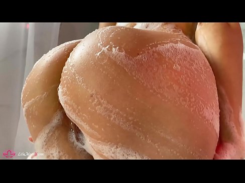 ❤️ Brunette masturboi pillua vibraattorilla intensiiviseen orgasmiin suihkussa ❤️ Kova porno at us ☑
