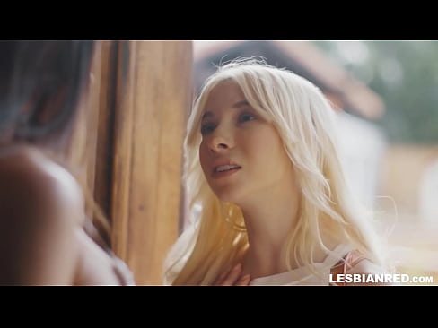 ❤️ Tyttö tulee kotiin muutamaa kuukautta myöhemmin ja päätyy syömään äitipuolensa pillua ❤️ Kova porno at us ☑